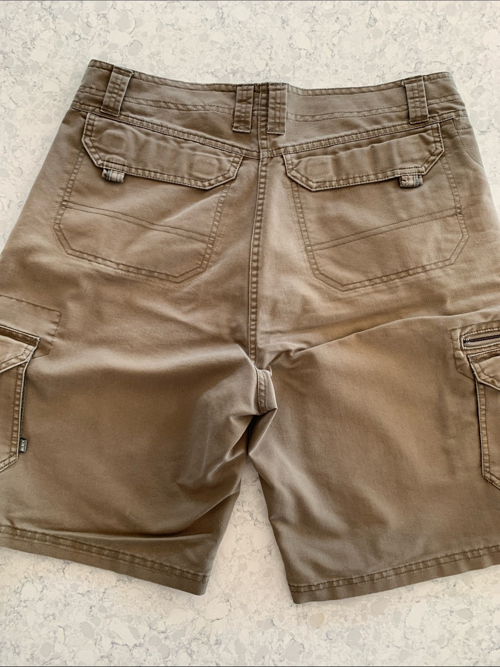 REI Men's Khaki Cargo Shorts - Picture 4 of 9